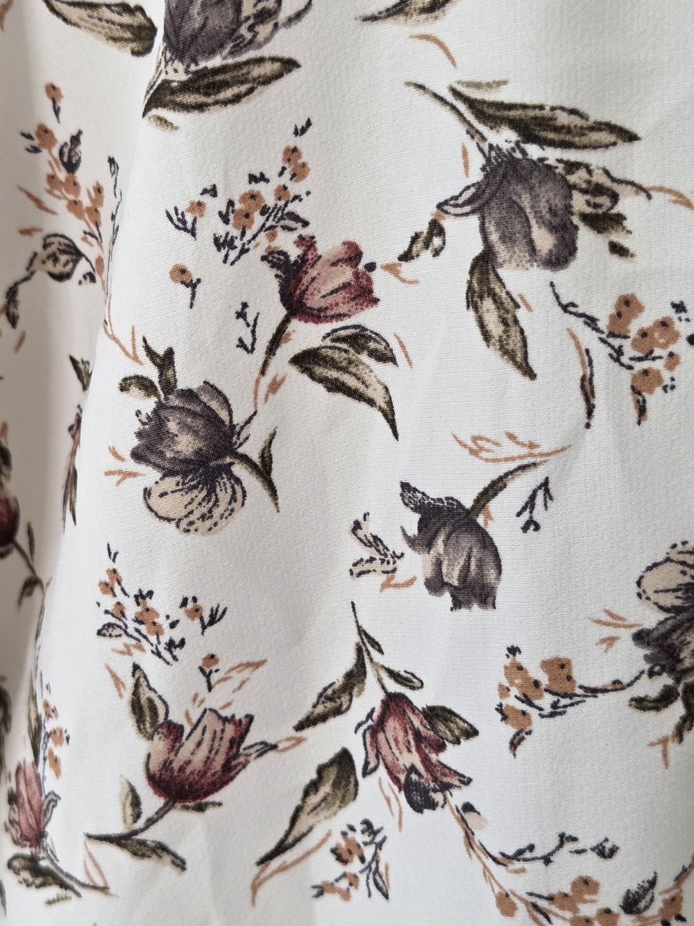 Cream Floral Ruffle Button-Front Blouse - Picture 3 of 5